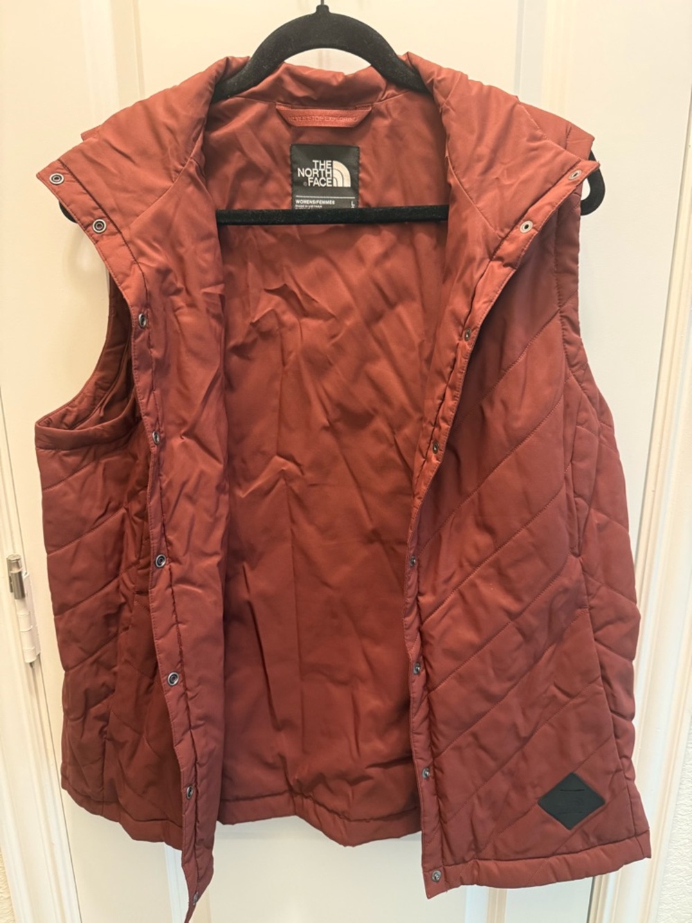 The North Face Women's Quilted Vest in Burgundy